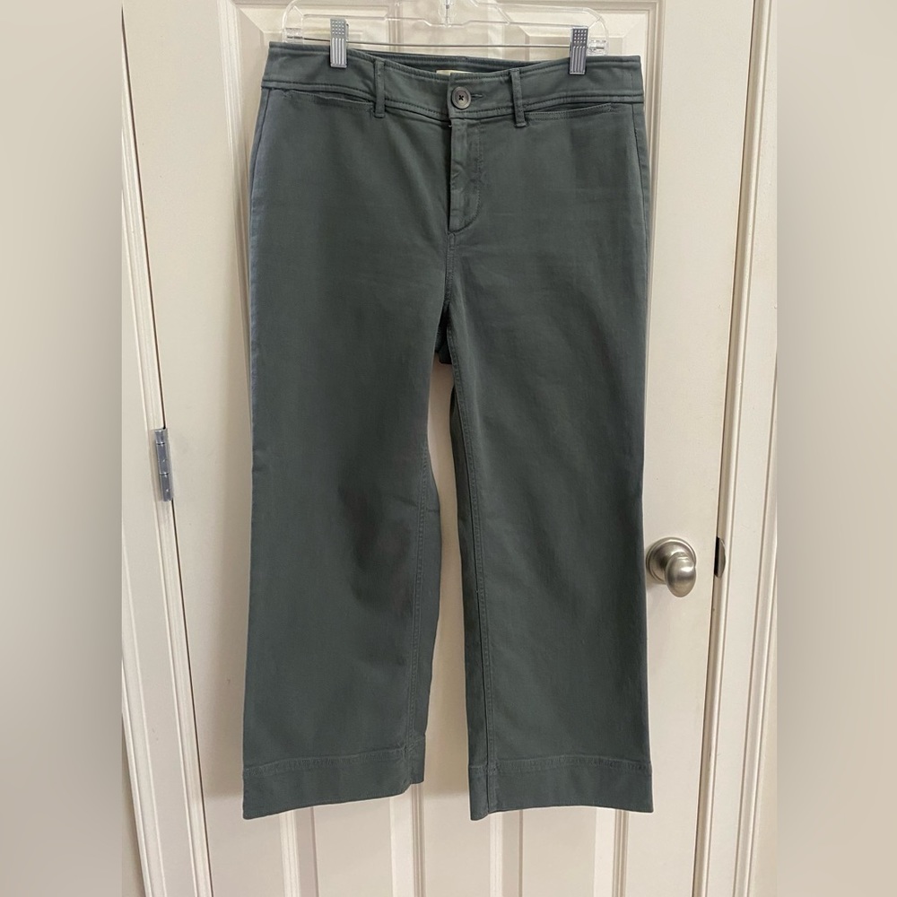 LOFT wide leg crop in dusty green shade Size-6
